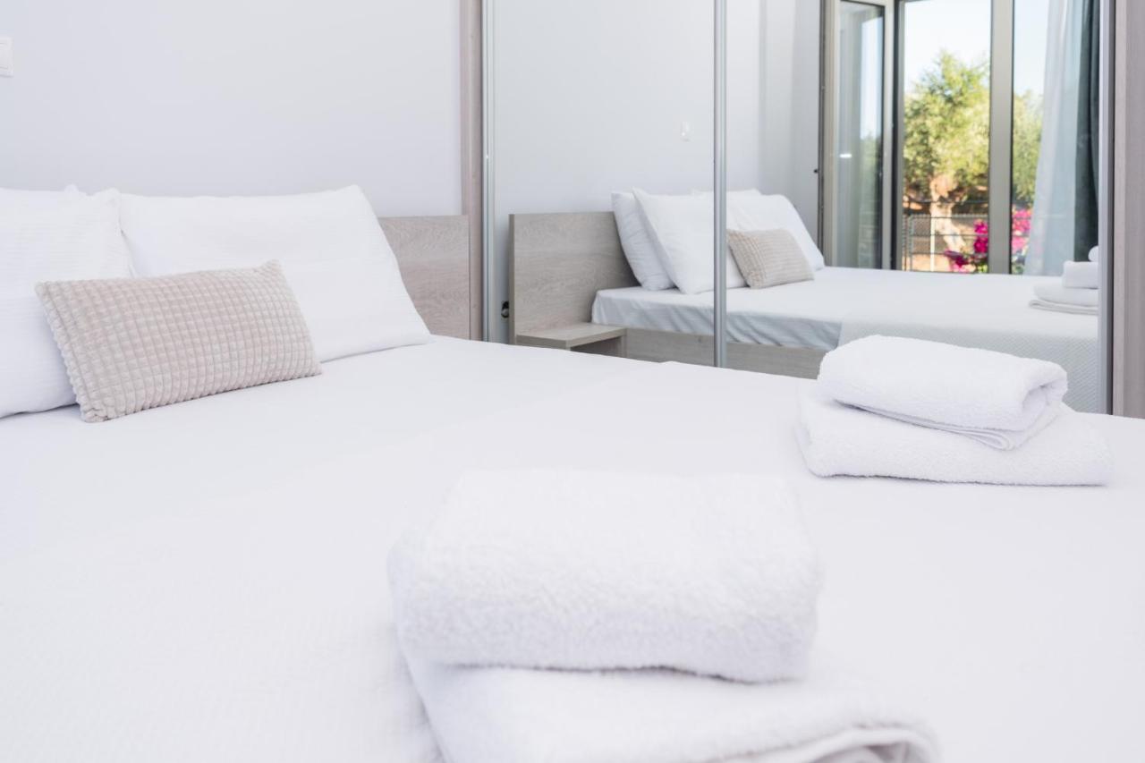 Alonakia Home Suites フィリアトラ エクステリア 写真