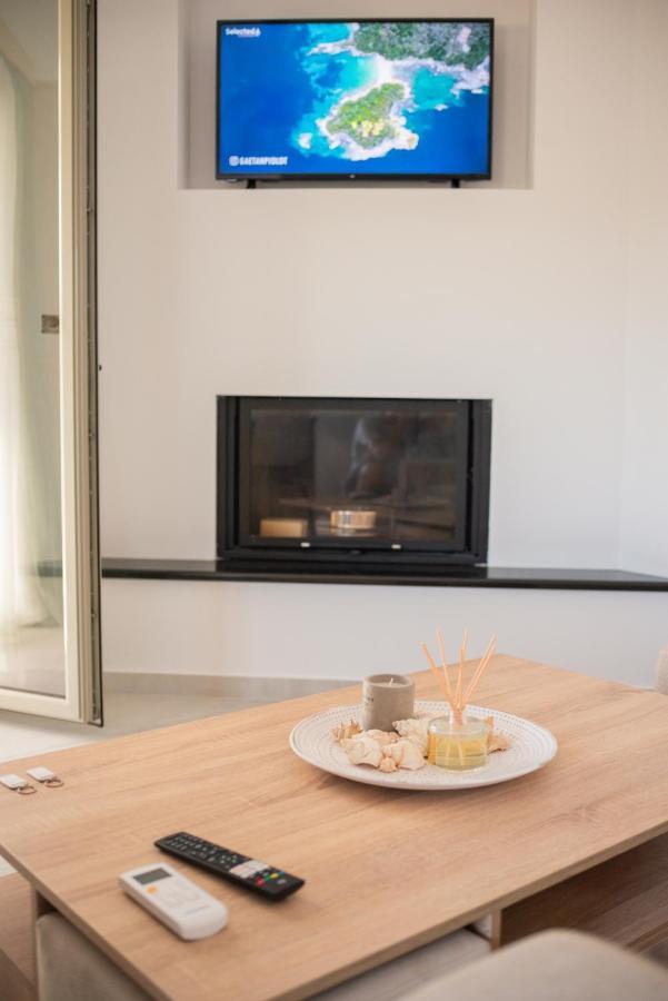 Alonakia Home Suites フィリアトラ エクステリア 写真