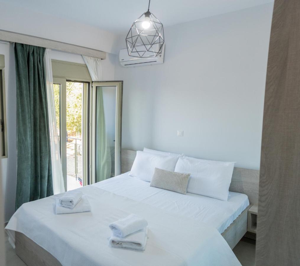 Alonakia Home Suites フィリアトラ エクステリア 写真