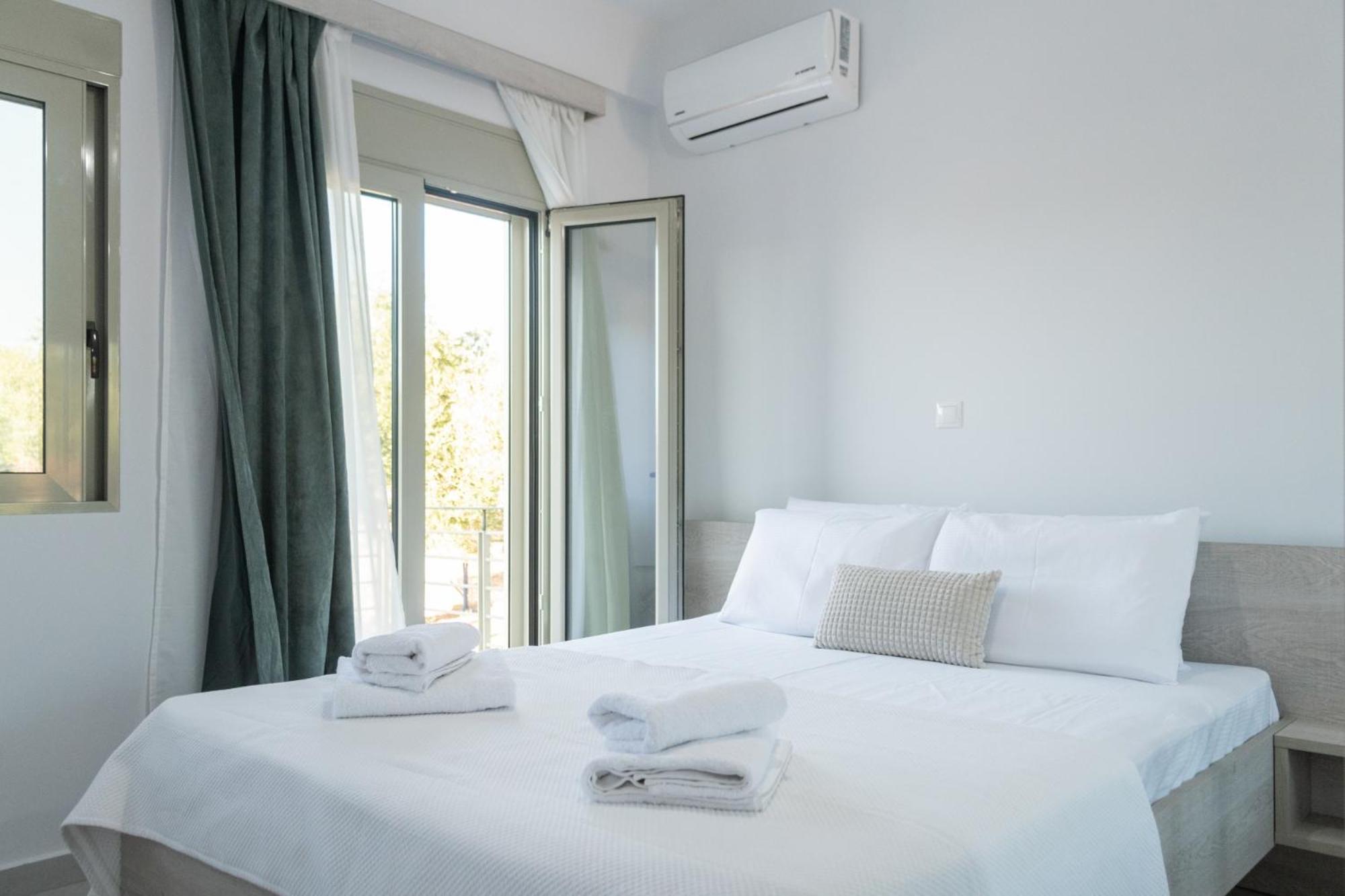 Alonakia Home Suites フィリアトラ エクステリア 写真