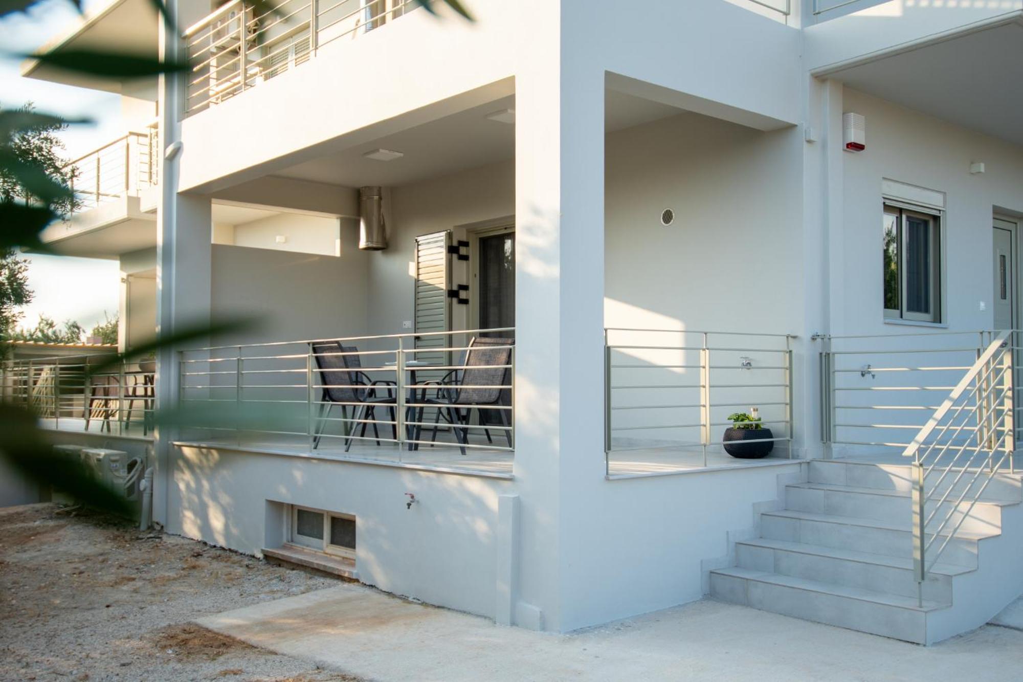 Alonakia Home Suites フィリアトラ エクステリア 写真